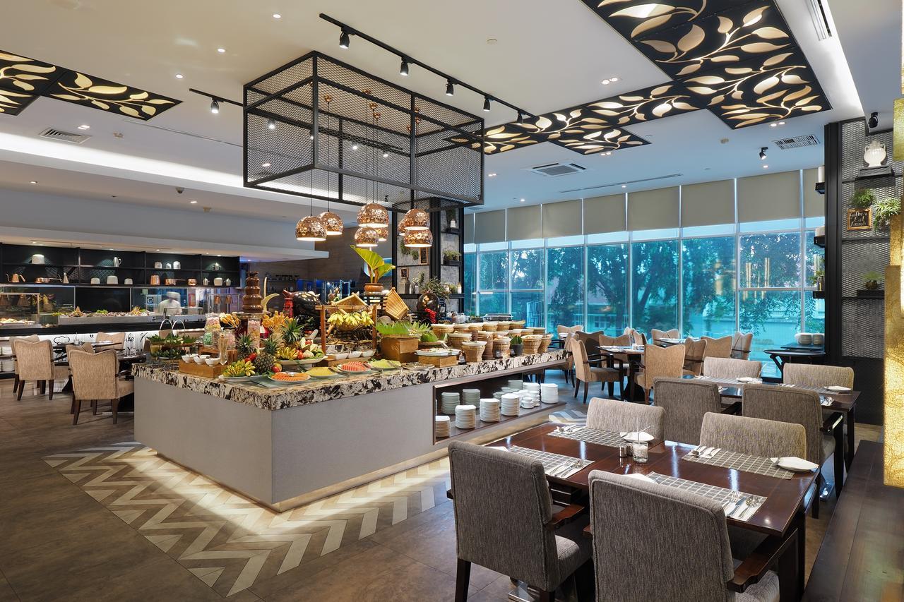 Cambridge Hotel Медан Экстерьер фото